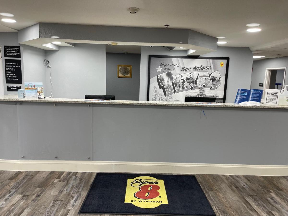 Hotel Super 8 By Wyndham San Antonio Downtown Ne Esterno foto