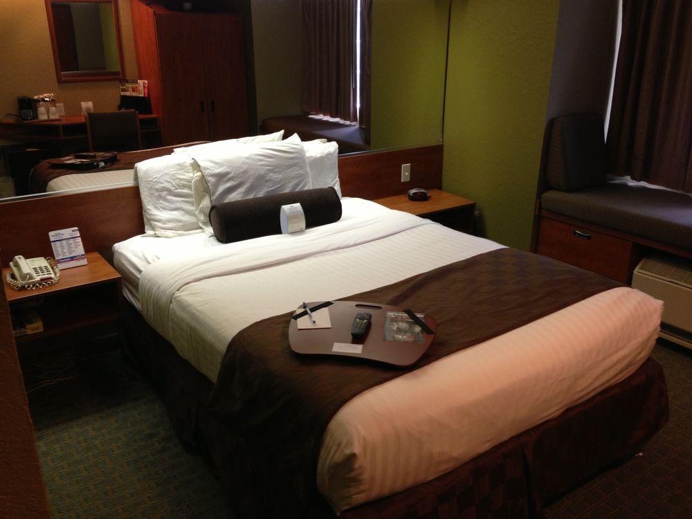 Hotel Super 8 By Wyndham San Antonio Downtown Ne Esterno foto