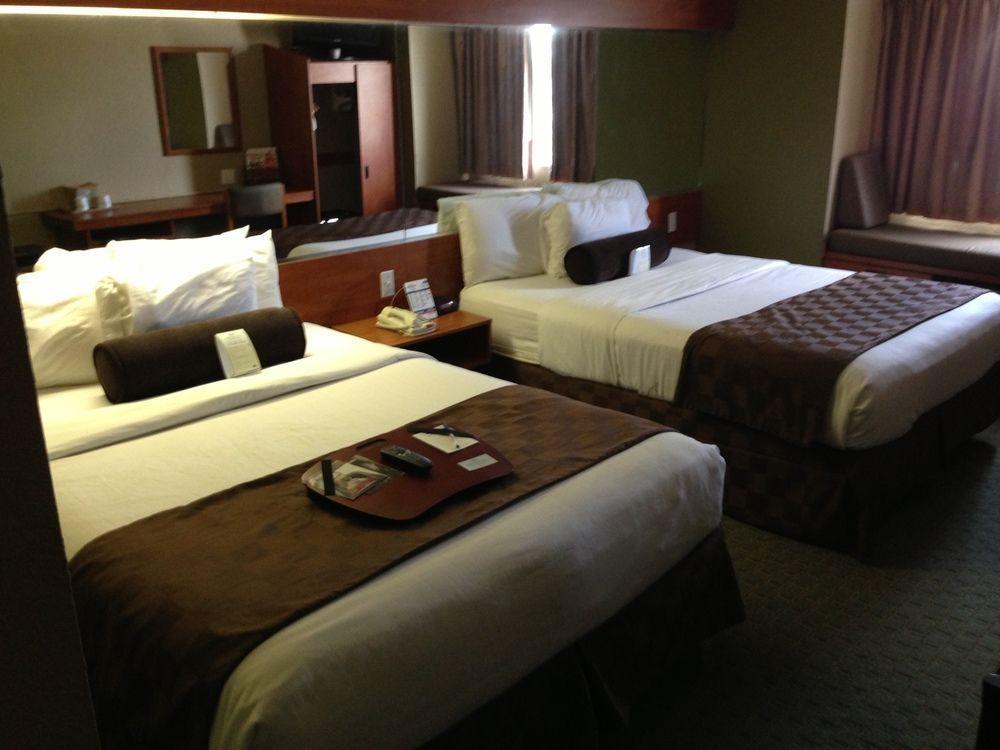 Hotel Super 8 By Wyndham San Antonio Downtown Ne Esterno foto