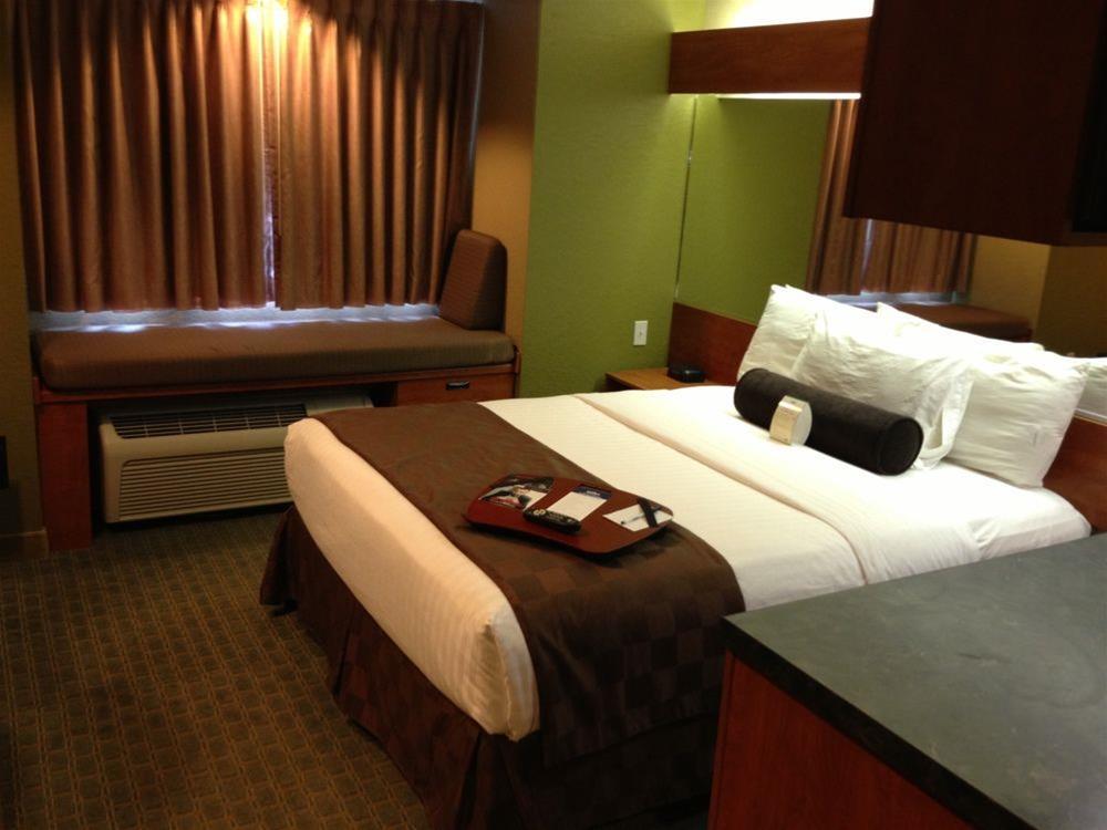 Hotel Super 8 By Wyndham San Antonio Downtown Ne Esterno foto