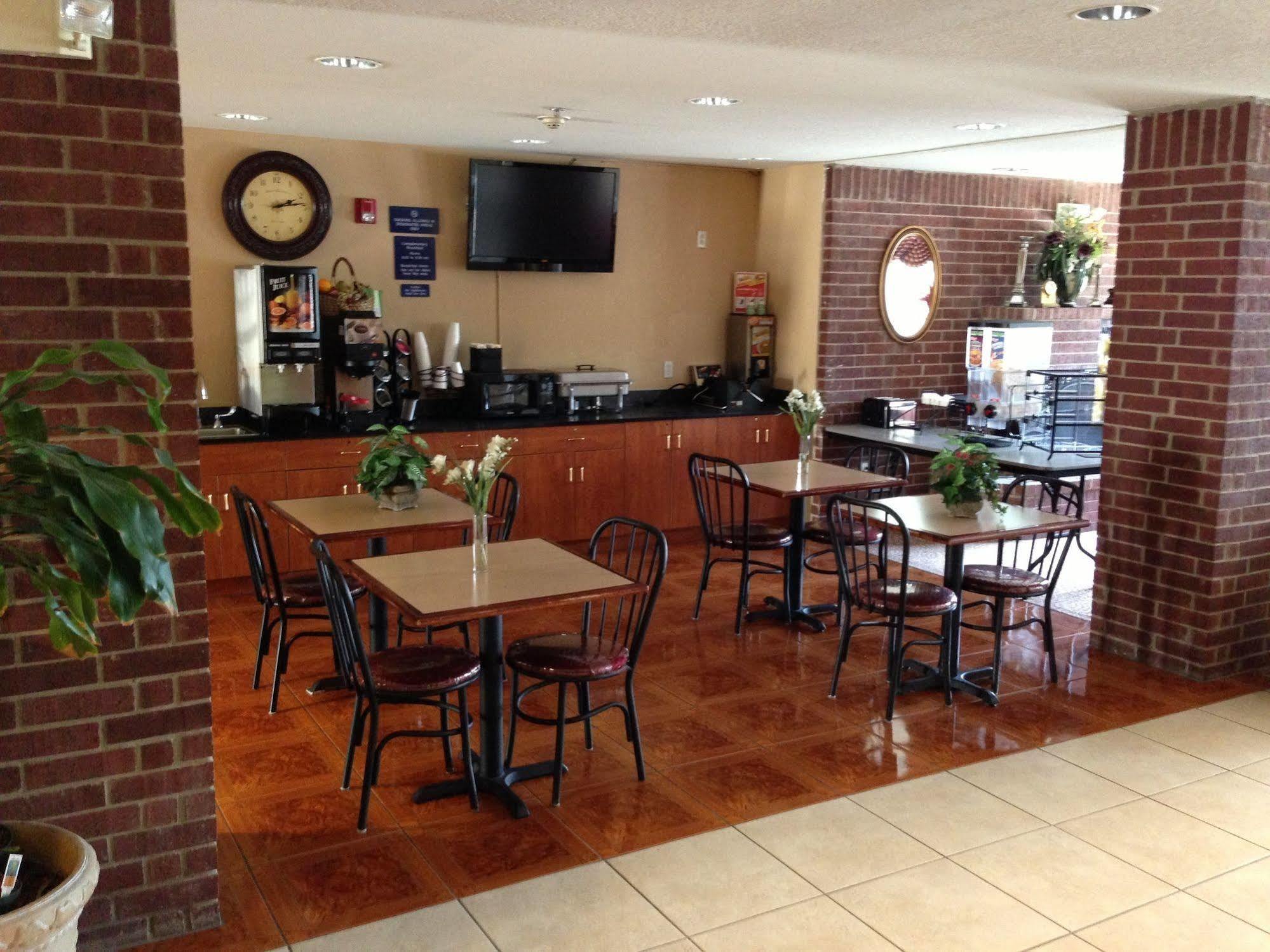 Hotel Super 8 By Wyndham San Antonio Downtown Ne Esterno foto