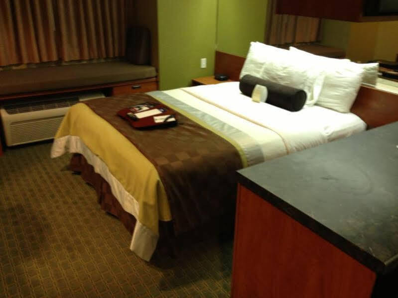Hotel Super 8 By Wyndham San Antonio Downtown Ne Esterno foto